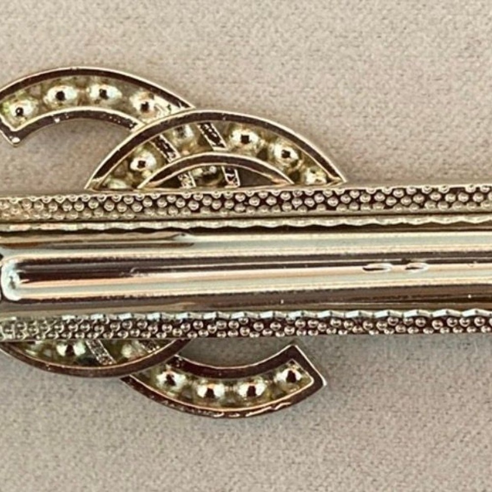 Chanel Pearl and Crystal Hair Clip COA included SB002-002 - Picture 3 of 6